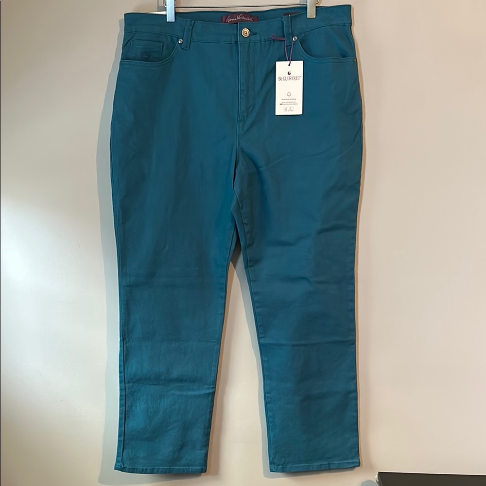 Blue Amanda Slimming Jeans Gloria Vanderbilt NWT Size 18 Short